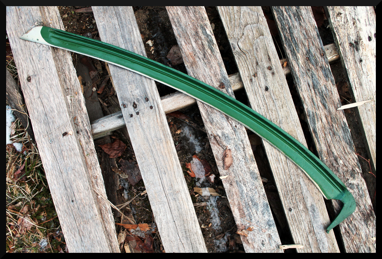 Pettitt Estate Long Grass Blade