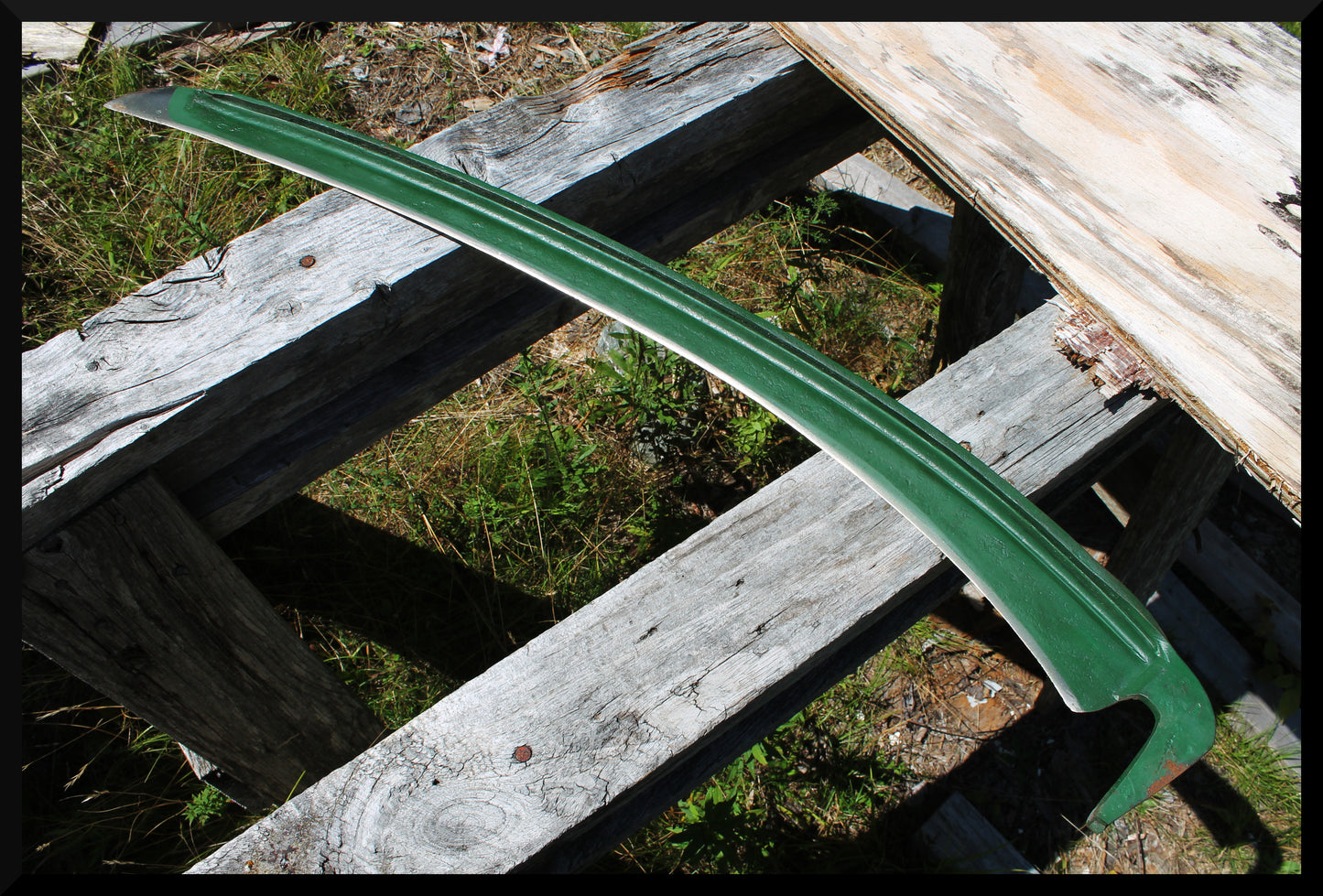 Pettitt Estate Long Grass Blade